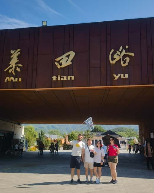 Afternoon Bus Transfer to Mutianyu Great Wall + Entry Ticket - The Tour Guide Experience: Names That Came Up