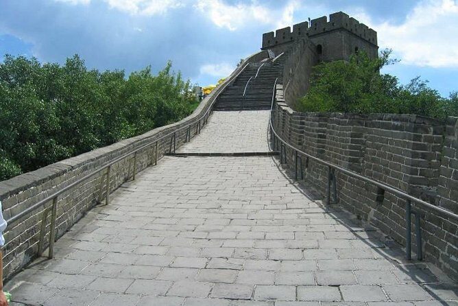 Badaling Great Wall and Ming Tombs Day Tour from Beijing - Badaling Great Wall: 2 Hours of Walking, 800 M Views, and Cable Car Help