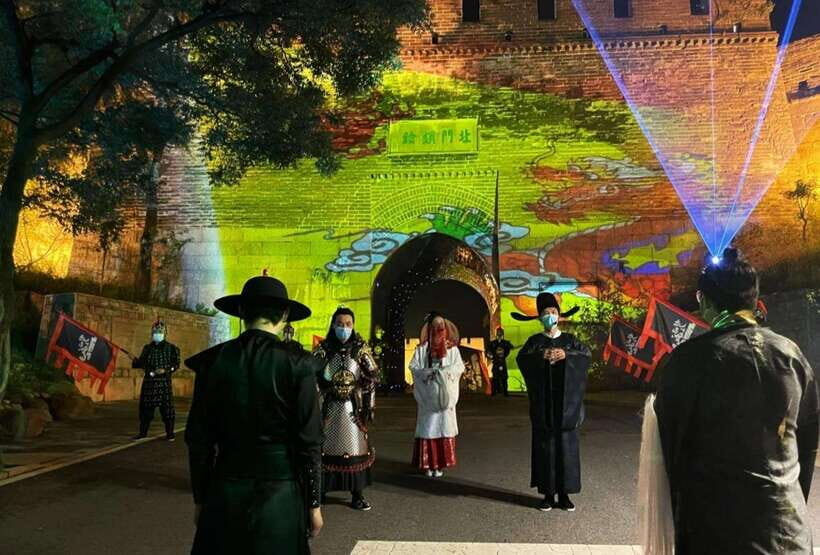 Badaling Great Wall Night Tour+ Light Show + Performance - Badaling Great Wall looks completely different after dark