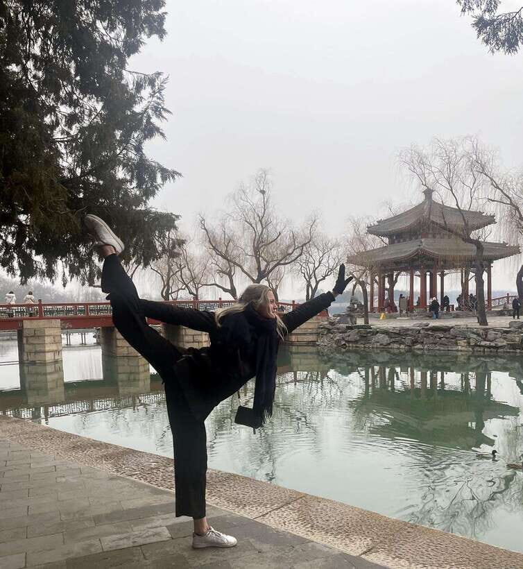 Beijing: 2-Day private Tour with Great wall& Forbidden city - Summer Palace: a long lakeside walk that actually feels relaxing