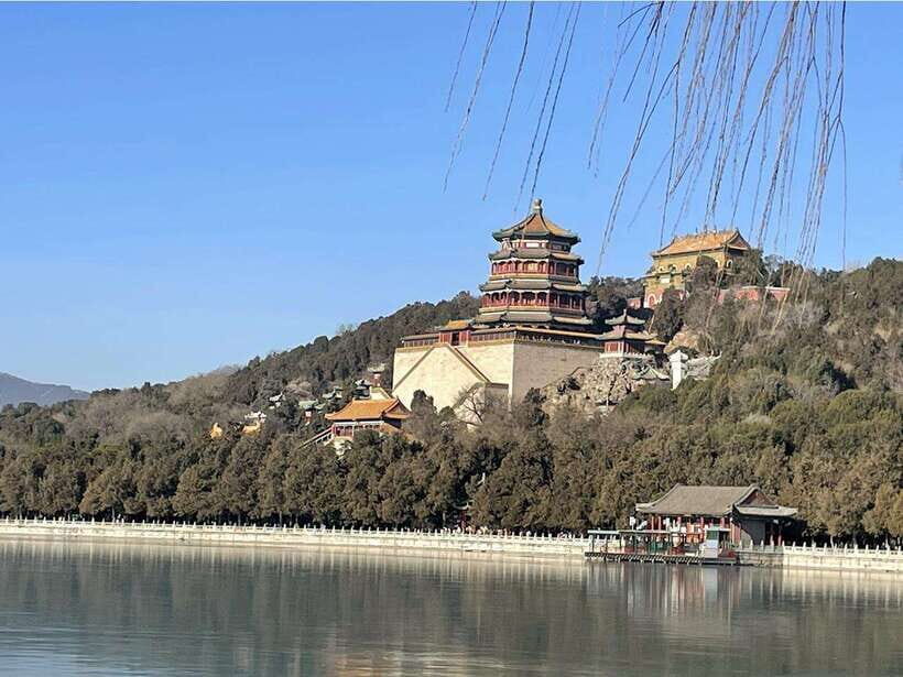 Beijing: 2-Day private Tour with Great wall& Forbidden city - Hutong streets and lunch options that feel more like Beijing