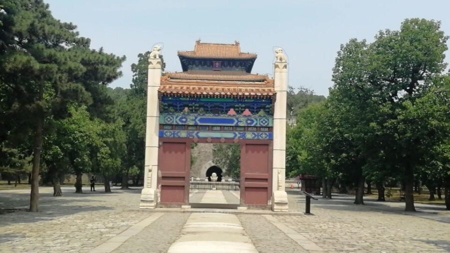 Beijing: Badaling Great Wall & Ming Tombs VIP Skip-the-Line - VIP Badaling Access: Dedicated Parking and Priority Cable Car