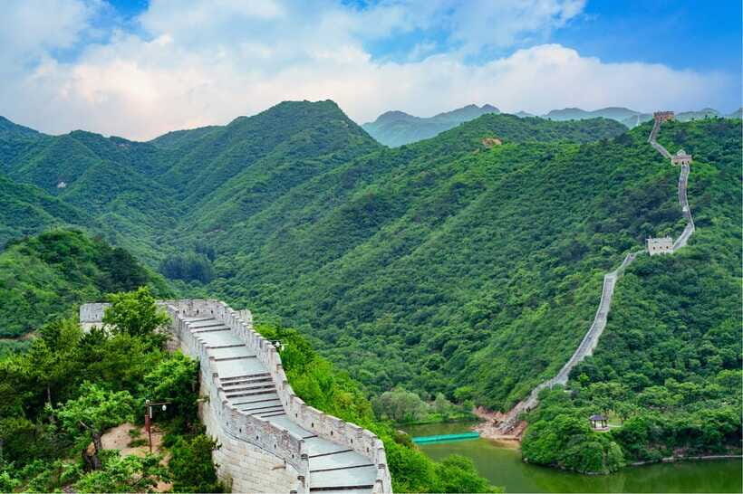Beijing: Huanghuacheng Lakeside Great Wall Bus/Private Tour - Lakeside Great Wall: Why Huanghuacheng Feels Different