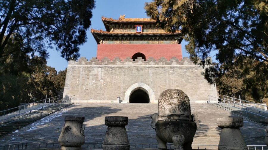Beijing: Mutianyu Great Wall and Ming Tombs Private Tour - Lunch breaks and practical comfort tips