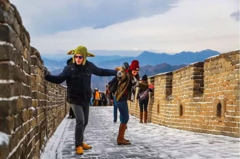 Beijing: Mutianyu Great Wall Ticket & AI Interactive Show - Mutianyu Great Wall with a guided walking plan