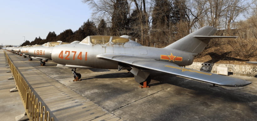 Beijing: Mutianyu Great Wall Tour and China Aviation Museum - Lunch timing and how the 8-hour day stays realistic