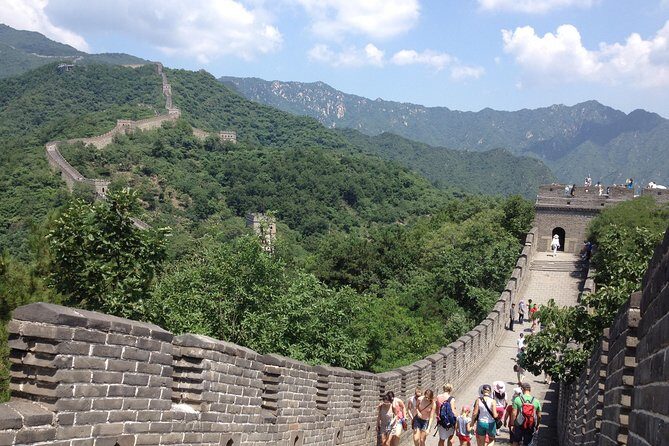 Beijing Private Transfer to Jinshanling or Simatai Great Wall - Guide-inclusive vs transport-only: when paying extra makes sense