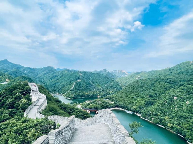 Beijing:Mutianyu/Badaling Great Wall Tour with VIP Fast Pass - Picking your Great Wall: Mutianyu Express vs Badaling Fast Track vs the primitive stretch