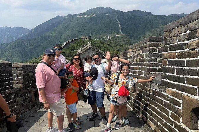 BusDa-Private Mutianyu Great Wall Trip with English Guide - Pickup and Drop-Off: A Smooth Start from Near Public Transit