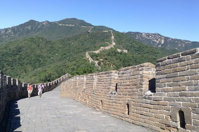 Mutianyu GreatWall BusTour - Arrival at Mutianyu: VIP parking and quick entrance flow