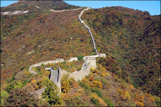 Private Changyu Chateau Wine Tasting Tour and Mutianyu Great Wall Visit - Lunch That Actually Feeds You: Chinese Family-Style Before Wine