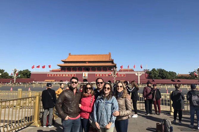 Private Forbidden City and Mutianyu Great Wall Day Tour - Tiananmen Square: Fast Orientation, Real Photo Potential