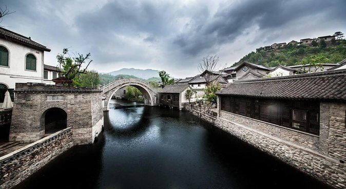 Private Tour to Gubei Water Town and Simatai Great Wall with Cable Car and Lunch - Gubei Water Town Can Feel Like South-China China in Miniature